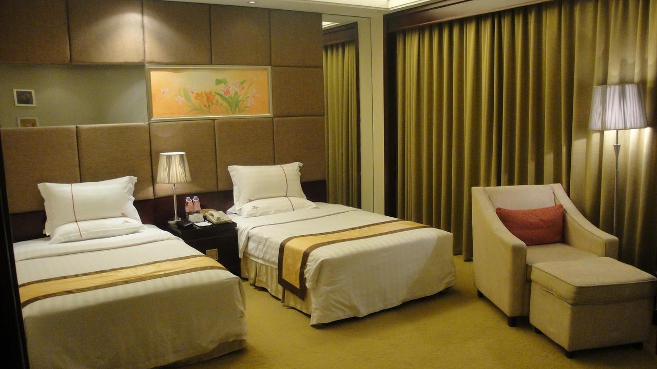 Harbour Metropolis Hotel Foshan Buitenkant foto