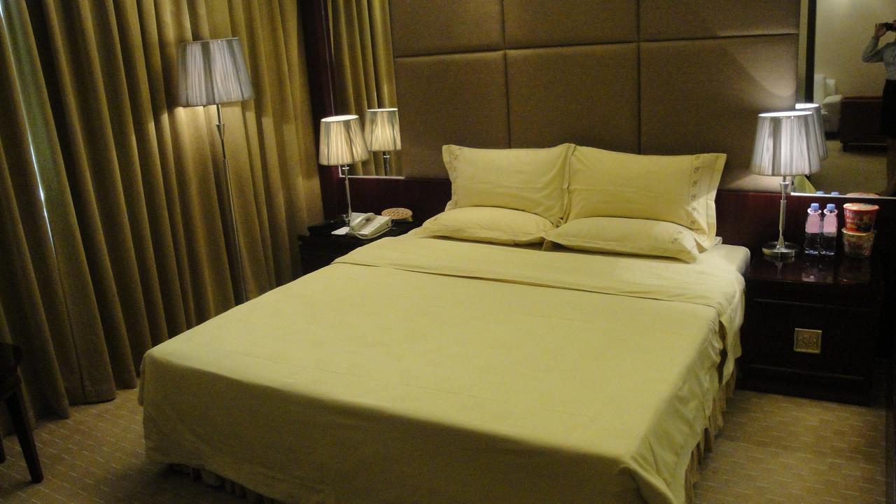 Harbour Metropolis Hotel Foshan Buitenkant foto