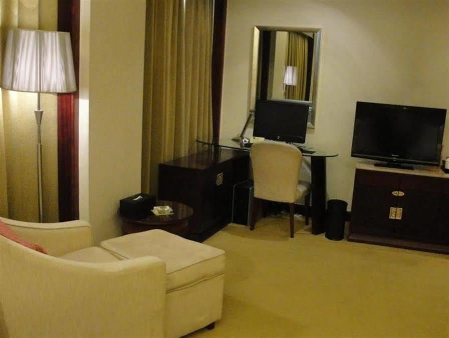 Harbour Metropolis Hotel Foshan Buitenkant foto