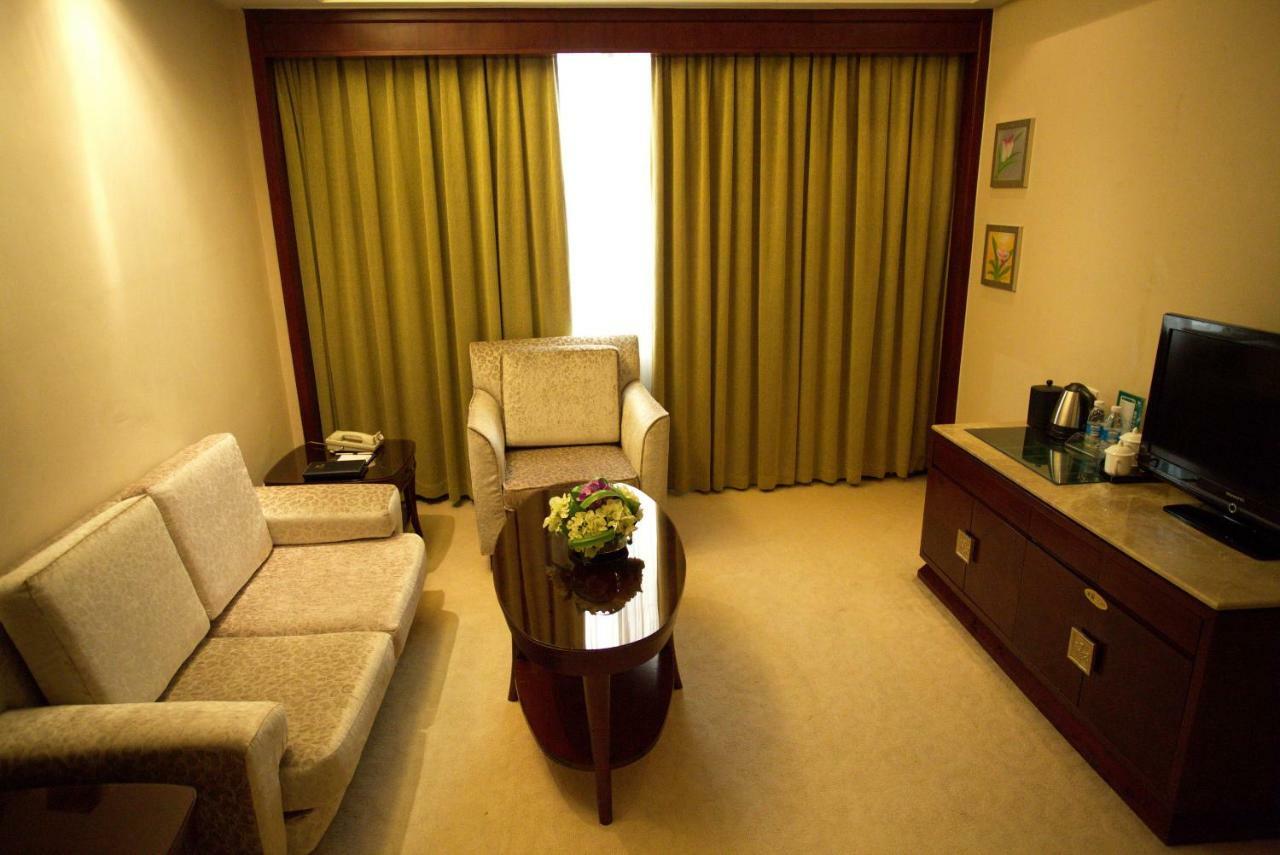Harbour Metropolis Hotel Foshan Buitenkant foto