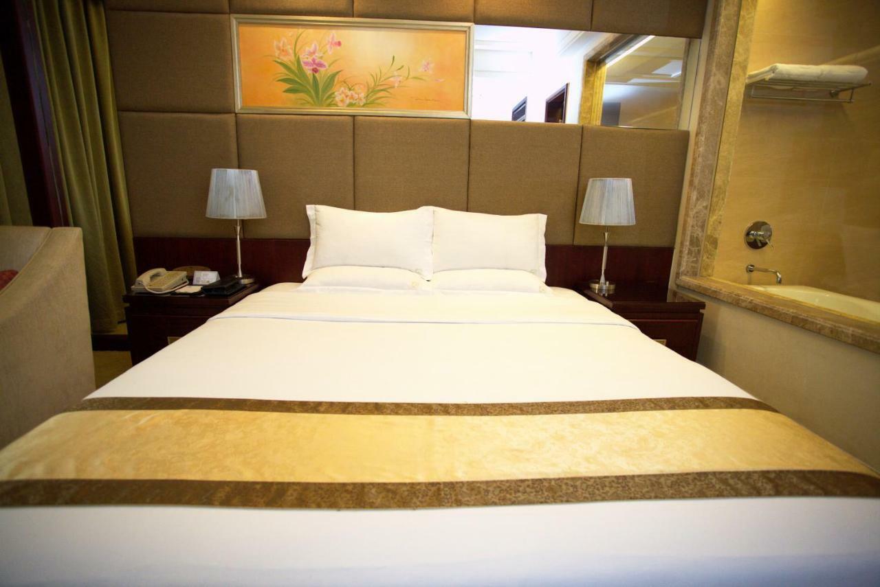 Harbour Metropolis Hotel Foshan Buitenkant foto