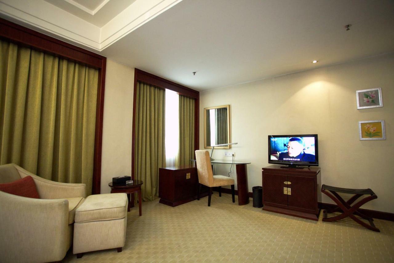 Harbour Metropolis Hotel Foshan Buitenkant foto