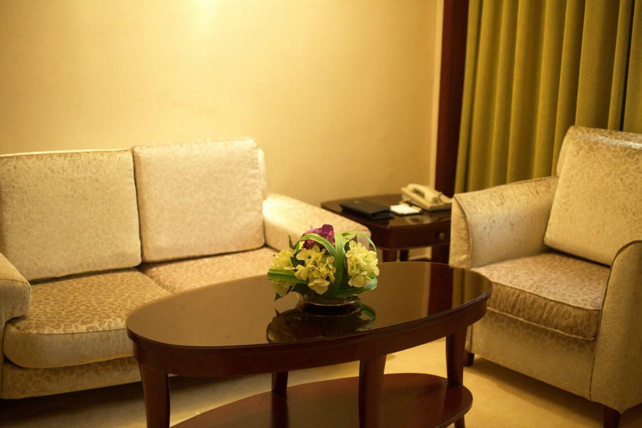 Harbour Metropolis Hotel Foshan Buitenkant foto